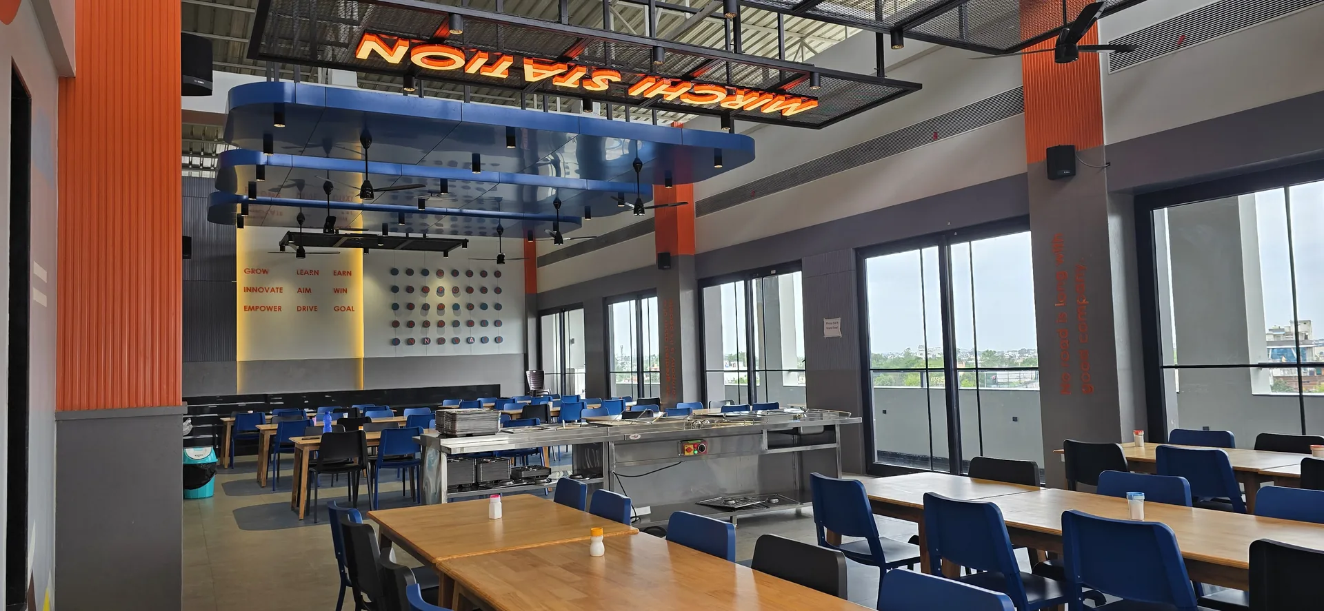 The top-floor cafeteria and dining hall